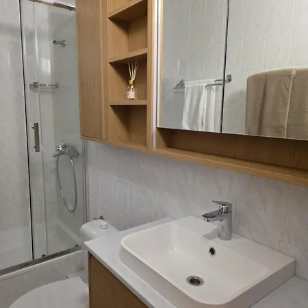 Appartement Modern 3 72m, 12 Mins To *